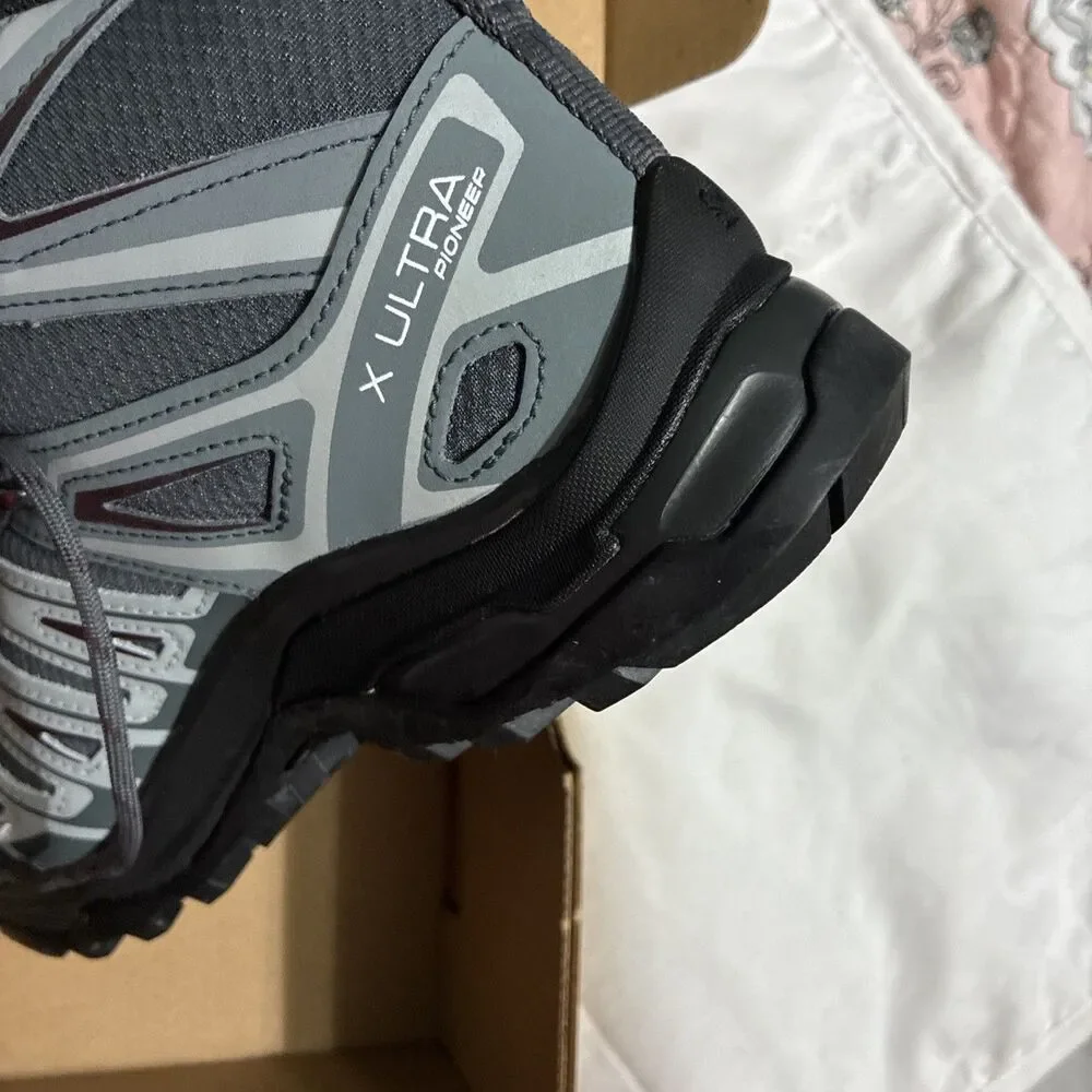 Salomon X ULTRA PIONEER MID CSWP WOMENS/Ebony Stormy Weather Wine Tasting Size 5